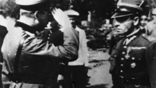 Kapitulacja Westerplatte. Major Henryk Sucharski i niemiecki gen. Eberhardt. Fot. PAP/CAF