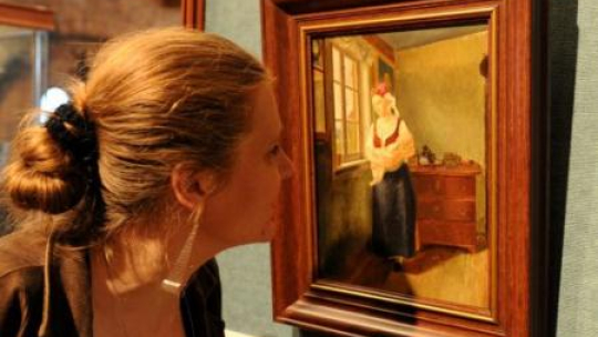 Prezentacja obrazu Augusta Ludwiga Mosta "Oczekująca" w Muzeum Historii Szczecina. Fot. PAP/M. Bielecki