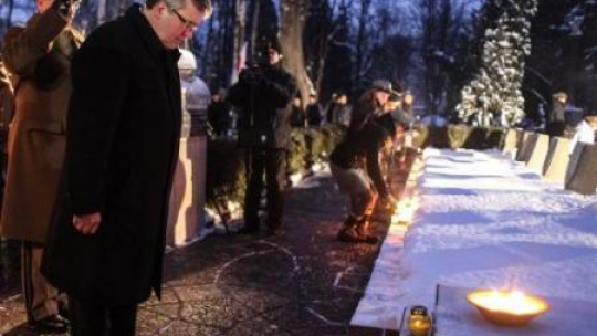 Prezydent Bronisław Komorowski przy mogiłach Powstańców z 1863 r. na Powązkach. Fot. PAP/J. Kamiński 