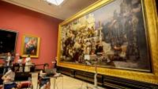 Badania metodą spektroskopii fluorescencji rentgenowskiej obrazu "Pochodnie Nerona". Fot. PAP/M. Walczak