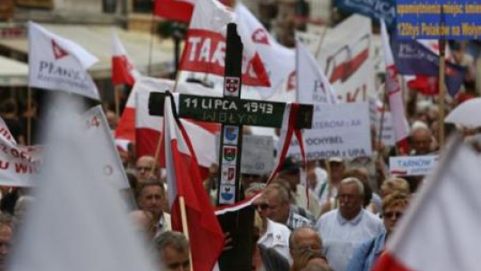 Marsz pamięci przeszedł ulicami Warszawy w 70. rocznicę zbrodni wołyńskiej. Fot. PAP/T. Gzell