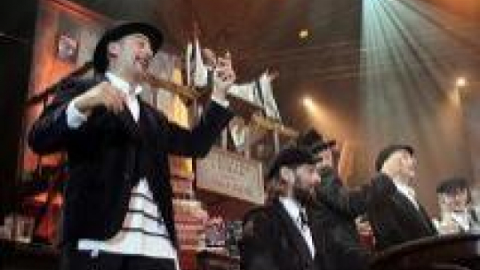 Koncert „Lechaim na Próżnej czyli żydowskie czyli żydowskie piosenki biesiadne”. Fot. PAP/T. Gzell 