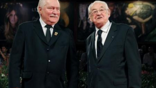Lech Wałęsa i Andrzej Wajda na festiwalu filmowym w Wenecji. Fot. PAP/EPA