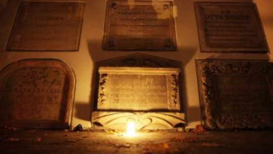 Stare Powązki w Warszawie. Fot. PAP/P. Supernak