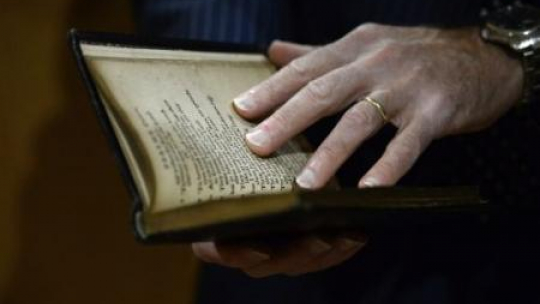 "Bay Psalm Book", XVII-wieczny zbiór psalmów. Fot. PAP/EPA