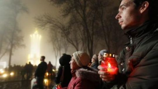 Obchody Dnia Pamięci Ofiar Wielkiego Głodu z lat 30. Kijów, 23.11.2013. Fot. PAP/EPA