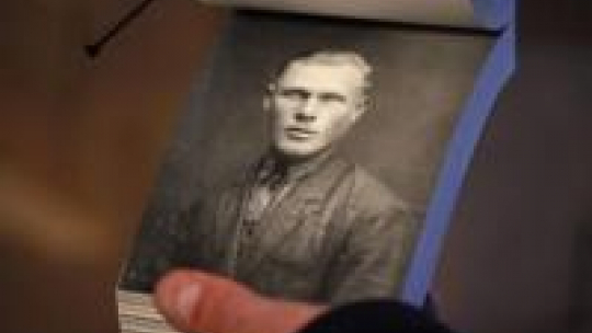 Album o ludziach z polsko-białoruskiego pogranicza. Fot. PAP/A. Reszko