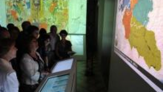 Wystawa Muzeum Historii Polski "Pod wspólnym niebem" na Zamku Królewskim w Warszawie. Fot. PAP/G. Jakubowski