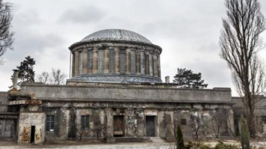 Pawilon Czterech Kopuł przed remontem. Wrocław, 28.03.2013. Fot. PAP/M. Kulczyński