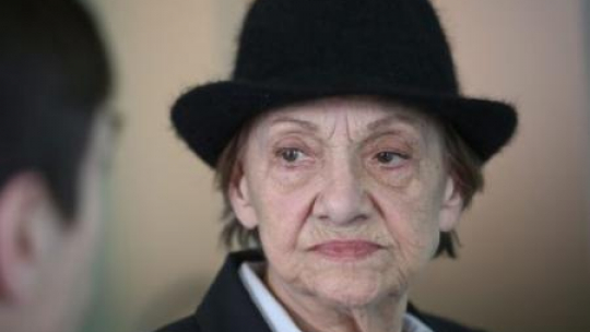 Dziennikarka Irena Dziedzic na korytarzu Sądu Najwyższego. Fot. PAP/R. Guz