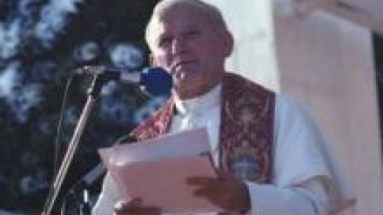 Jan Paweł II podczas mszy na Górze św. Anny. Fot. PAP/W.Rogiński
