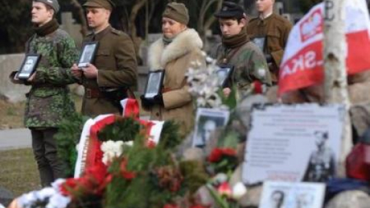 Uroczystości w Kwaterze "Ł" Cmentarza Wojskowego na Powązkach w Warszawie. Fot. PAP/G. Jakubowski