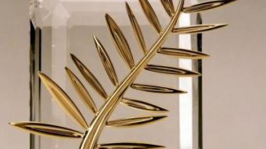 Złota Palma przyznawana w Cannes. Fot. PAP/EPA