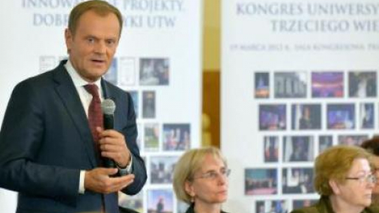 Donald Tuski podczas spotkania ze słuchaczami Uniwersytetu Trzeciego Wieku. Fot. PAP/R.Pietruszka