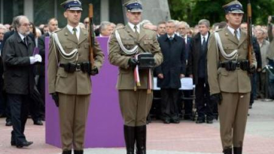 Uroczystości pogrzebowe generała Wojciecha Jaruzelskiego na wojskowych Powązkach. Fot. PAP/J. Turczyk