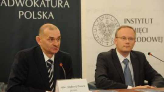 Prezes IPN Łukasz Kamiński oraz prezes Naczelnej Rady Adwokackiej Andrzeja Zwara. Fot. PAP/G. Jakubowski 