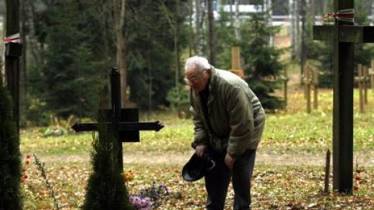 Cmentarz w Kuropatach. Fot. PAP/EPA