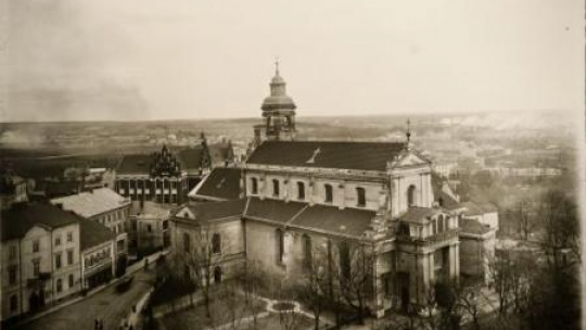 Lublin - panorama Starego Miasta z pocz. XX w. Fot. PAP/Reprodukcja/W. Pacewicz