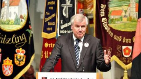 Premier rządu Bawarii Horst Seehofer. Dzień Niemców Sudeckich w Augsburgu (2011). Fot. PAP/EPA