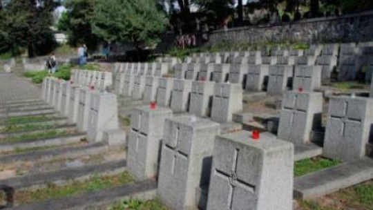 Kwatera żołnierzy AK poległych podczas II wojny światowej na wileńskim cmentarzu na Rossie. PAP/J. Undro