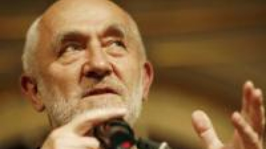 Peter Zumthor odbiera w 2009 r. nagrodę Jaya Pritzkera. Fot. PAP/EPA