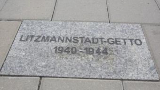 Jedna z płyt oznaczających granice getta. Fot. PAP/M. Kliński