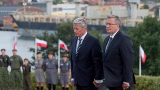 Prezydent Niemiec Joachim Gauck i prezydent RP Bronisław Komorowski na Westerplatte. Fot. PAP/EPA