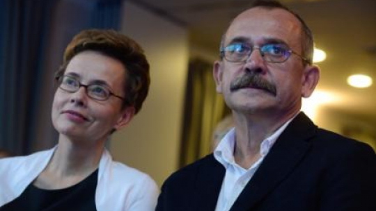 Wojciech Jagielski z żoną Grażyną Jagielską odebrali nagrodę im. Jerzego Zimowskiego. Fot. PAP/J. Kamiński