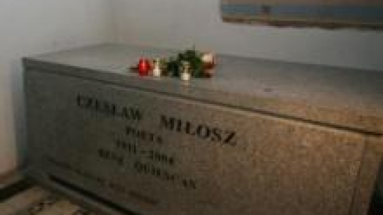 Grobowiec Czesława Miłosza w Panteonie Zasłużonych na Skałce. Fot. PAP/J. Bednarczyk