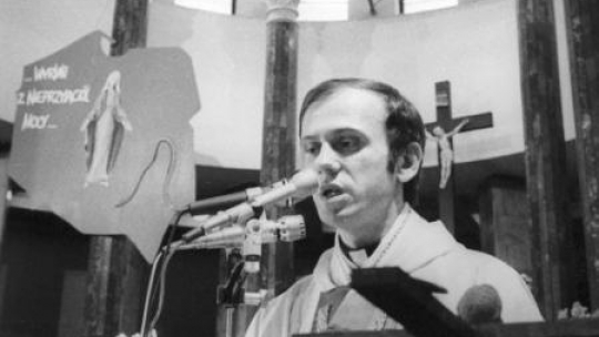 Ks. Jerzy Popiełuszko. Maj 1983 r. Fot. PAP/G. Rogiński