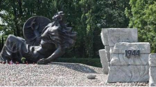 Pomnik Polegli Niepokonani na Cmentarzu Powstańców Warszawy. Fot. PAP/R. Guz Pomnik Polegli Niepokonani na Cmentarzu Powstańców Warszawy. Fot. PAP/R. Guz