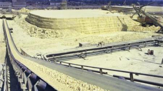 Kopalnia Siarki Jeziórko pod Tarnobrzegiem. Maj 1979 r. Fot. PAP/L. Łożyński