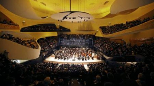 Nowea paryska filharmonia w Parc de la Villette. Fot. PAP/EPA