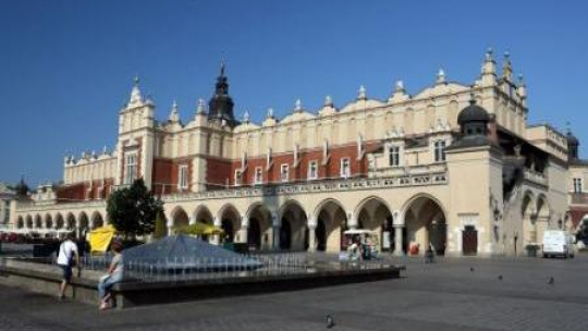 Krakowskie Sukiennice. Fot. PAP/S. Rozpędzik