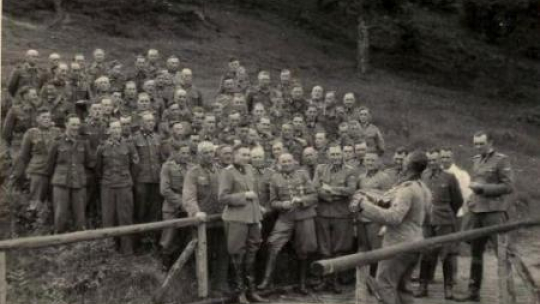 Członkowie załogi Auschwitz. 1944 r. Fot. PAP/EPA. Źródło: Muzeum Holocaustu w Waszyngtonie