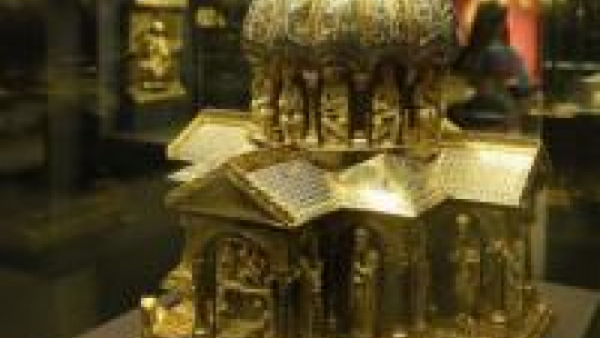 Relikwiarz - część Skarbu Welfów. Fot. PAP/EPA 