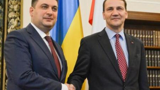 Marszałek Sejmu Radosław Sikorski i przewodniczący Rady Najwyższej Ukrainy Wołodymyr Hrojsman. Fot. PAP/M. Obara