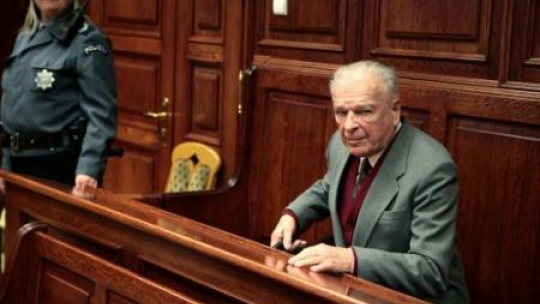 Czesław Kiszczak. Fot. PAP/T. Gzell
