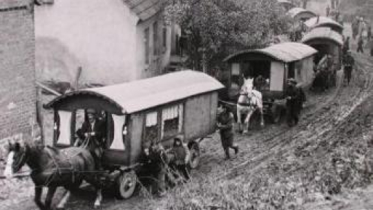 Tabor cygański, 1963, zdjęcie z Archiwum Muzeum Etnograficznego w Tarnowie