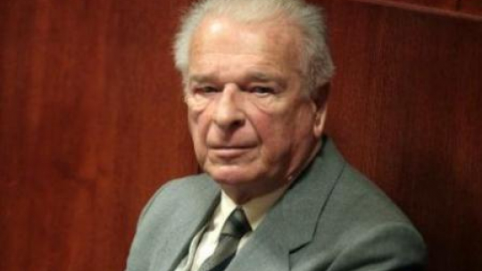 Były szef MSW gen. Czesław Kiszczak. Fot. PAP/T. Gzell
