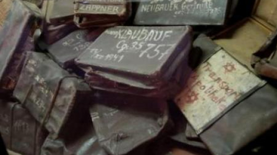 Walizki więźniów niemieckiego obóz koncentracyjnego Auschwitz. Fot. PAP/J. Bednarczyk