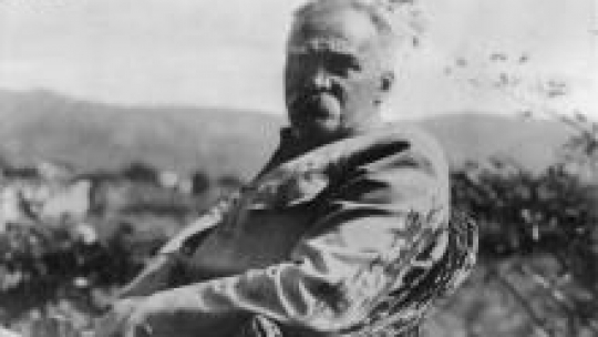 Marszałek Józef Piłsudski odpoczywa w ogrodzie willi “Quinta Bettencourt” na Maderze. Wrzesień 1931 r. Fot. NAC