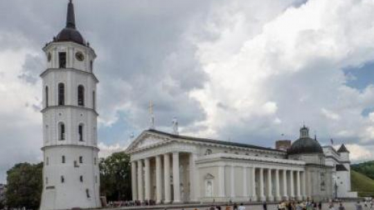 Klasycystyczna katedra w Wilnie. Fot. PAP/J. Ochoński