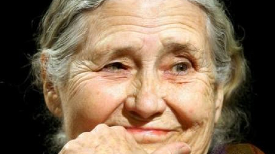 Doris Lessing. Fot. PAP/EPA