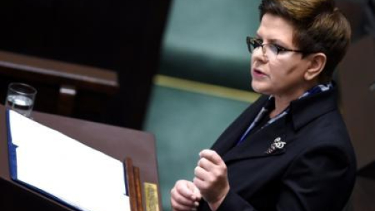 Premier B. Szydło podczas wygłaszania expose. Fot. PAP/R. Pietruszka