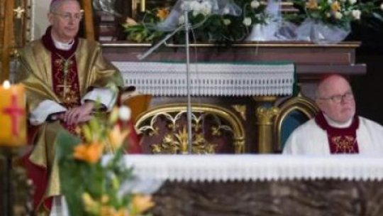 Abp S.Gądecki (L) i kard. R.Marx podczas mszy św. w Gliwicach z okazji 75. rocznicy wybuchu II wojny. Fot. PAP/A.Grygiel