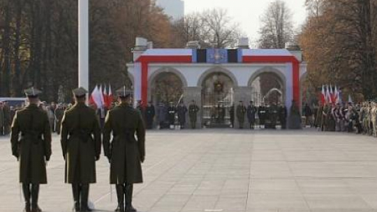 Uroczystość z okazji 90. rocznicy ustanowienia Grobu Nieznanego Żołnierza Fot.PAP/Paweł Supernak