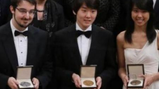 Zwycięzcy XVII Konkursu Chopinowskiego: Charles Richard-Hamelin, Seong-Jin Cho i Kate Liu. Fot. PAP/R. Pietruszka