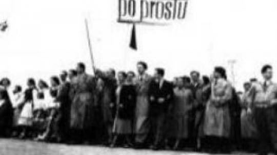 Pochód pierwszomajowy  1956 r. Fot. PAP/CAF/Wdowiński 