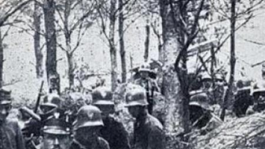 Powstańcy wielkopolscy w okopach, styczeń 1919. Fot. Wikimedia Commons